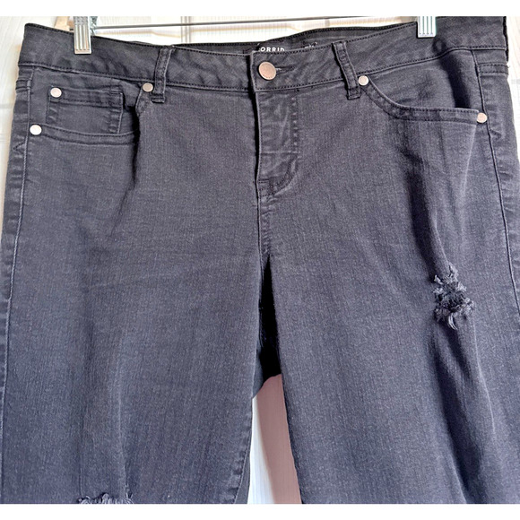 Torrid Denim Jeans Women's Sz 16R Black Distressed Ankle Raw Hem Plus Size - Picture 3 of 8